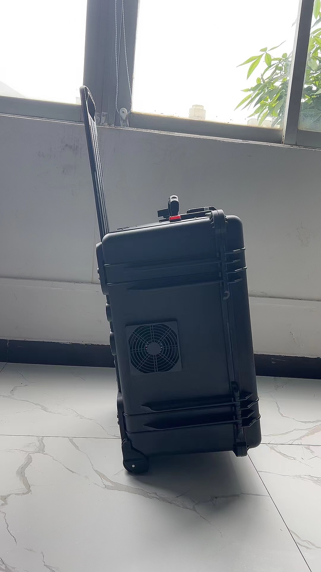 邯山手拉箱型移动通信干扰器